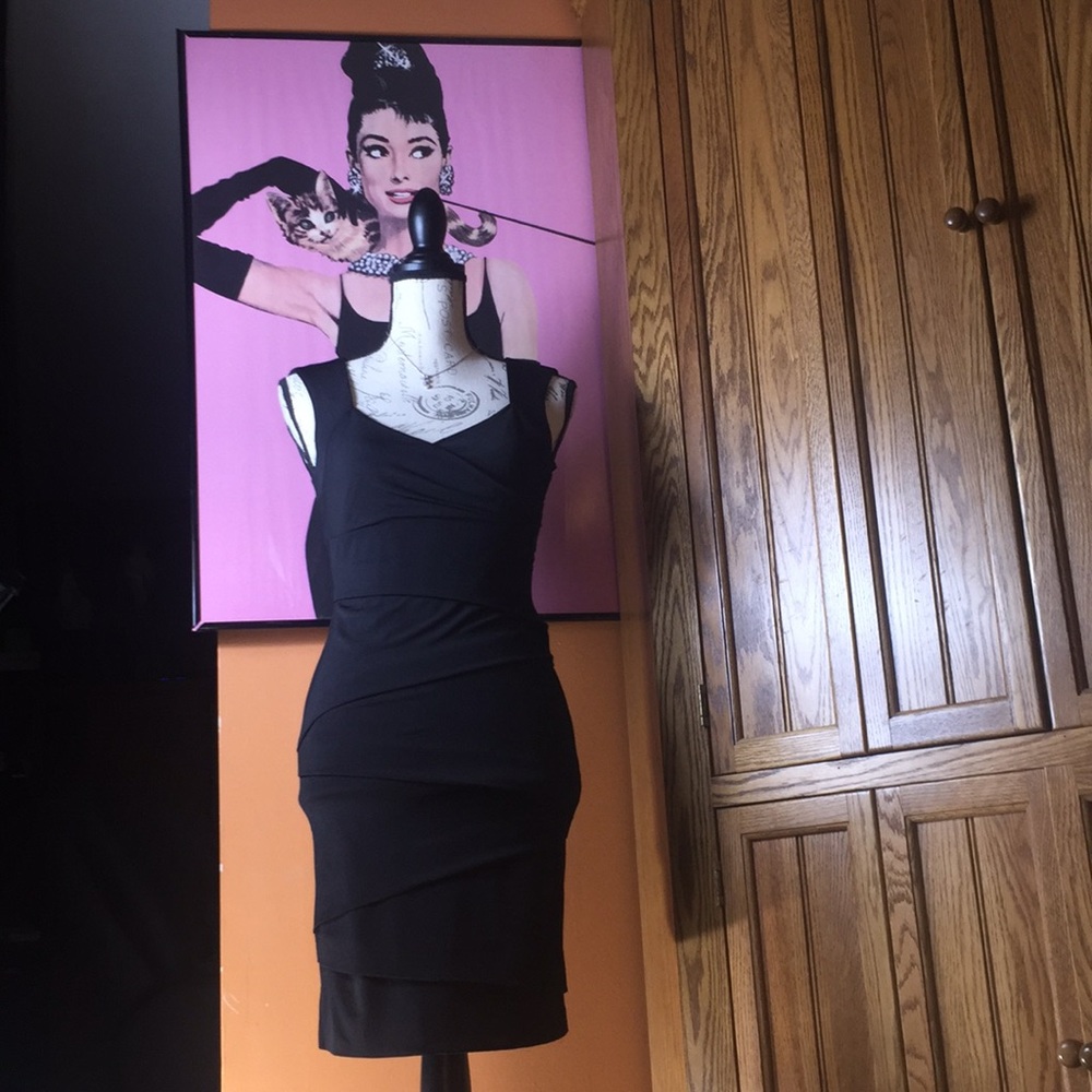 White House Black Market LBD